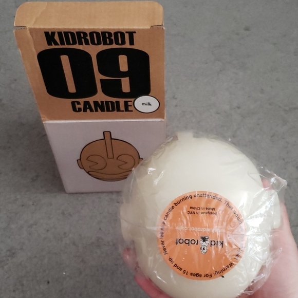 Kidrobot 2x 09 Rare Candles Milk & Pear - Picture 14 of 14